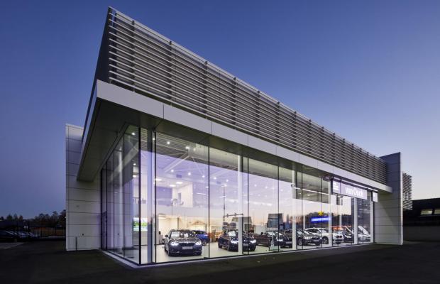 Mathieu Gijbels uit opglabbeek bouwt nieuwbouw concessie voor BMW van Osch in Zonhoven