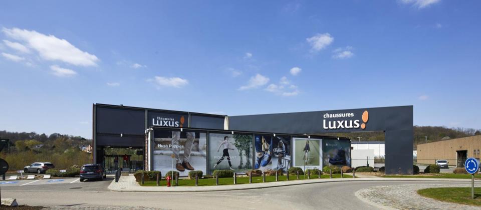 Voor schoen- en kledingwinkel Luxus in Bièrges zorgen De Voordenkers van Mathieu Gijbels voor een uitbreiding van de winkelruimte. 