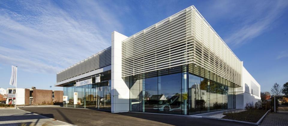 Mathieu Gijbels uit opglabbeek bouwt nieuwbouw concessie voor BMW van Osch in Zonhoven